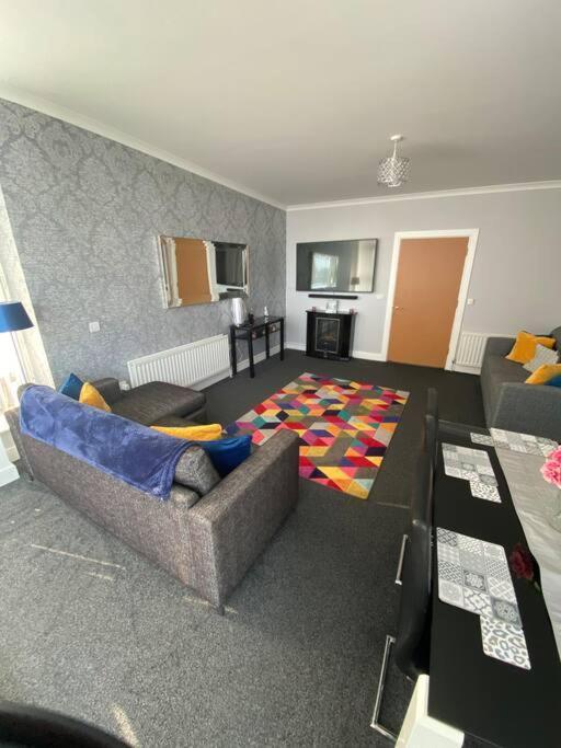 3 Bedroom Penthouse Apartment In ลาร์น ภายนอก รูปภาพ